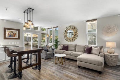 /international/us/1632-union-san-diego-ca-110108477211/