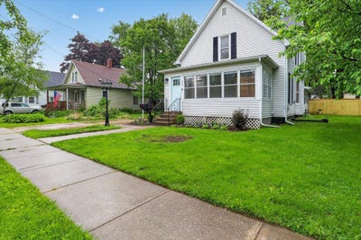 /international/us/409-oak-street-three-oaks-mi-110108352283/
