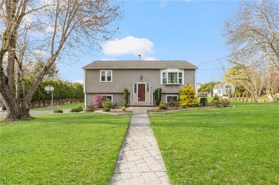 /international/us/11-nichole-lane-coventry-ri-110108395105/