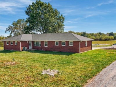 /international/us/12770-mount-tabor-road-odessa-mo-110120549676/