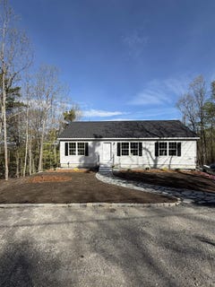 /international/us/12-winsor-way-new-durham-nh-110108547879/