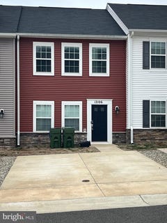 /international/us/12106-bowling-farm-court-fredericksburg-va-110109067051/