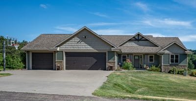 /international/us/w7563-castle-heights-dr-holmen-wi-110108639174/