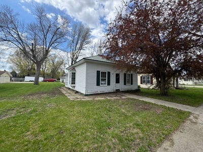 /international/us/909-7th-st-britton-sd-110108143161/