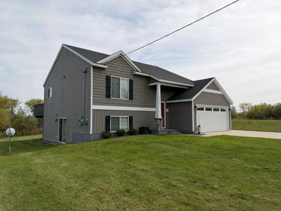/international/us/13330-s-marsh-way-grant-mi-110120483653/