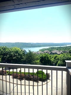 /international/us/3-treehouse-lane-branson-mo-110102945942/
