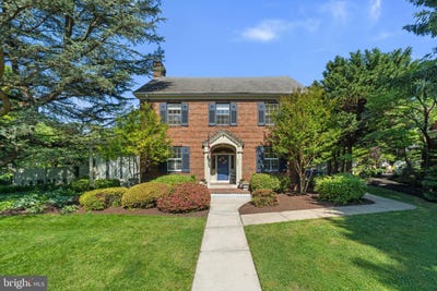 /international/us/305-college-place-frederick-md-110108208336/