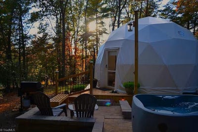 /international/us/1005-brewer-mill-road-traphill-nc-110106948089/