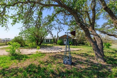 /international/us/453-reeves-lane-harper-tx-110099041707/