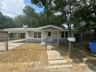 /international/us/766-avenue-c-seguin-tx-110100921915/?lang=en