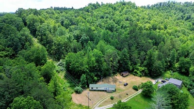 /international/us/198-valley-lane-manchester-ky-110100471724/