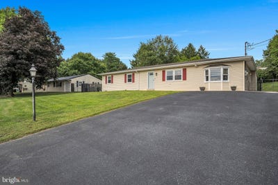/international/us/7894-manor-drive-harrisburg-pa-110119720460/