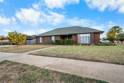 /international/us/1816-n-lincoln-avenue-moore-ok-110120581134/