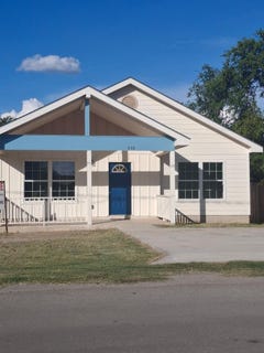 /international/us/532-camp-street-uvalde-tx-110098249619/