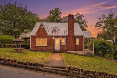 /international/us/114-w-church-st-rocky-mount-va-110107925657/