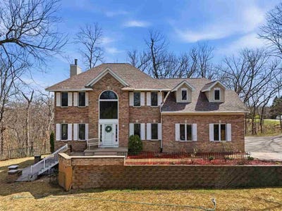/international/us/3256-meadow-ridge-rd-ne-solon-ia-110105313414/
