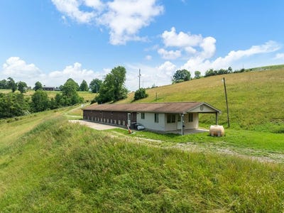 /international/us/5220-dallas-pike-triadelphia-wv-110108859796/