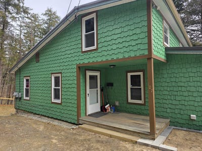 /international/us/107-litchfield-street-springfield-vt-110106564688/