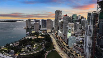 /international/us/11-ne-6th-street-miami-fl-110107173482/