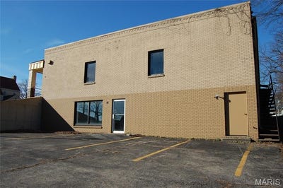 /international/us/209-n-8th-poplar-bluff-mo-110107256491/