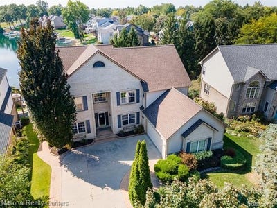 /international/us/542-bay-pointe-drive-oxford-vlg-mi-110107714065/