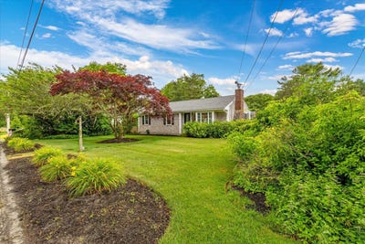 /international/us/209-greenwood-avenue-hyannis-port-ma-110109040257/