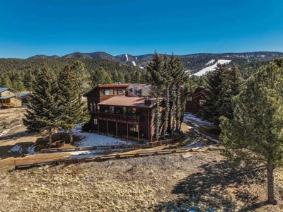 /international/us/13-arapaho-ln-angel-fire-nm-110106677022/