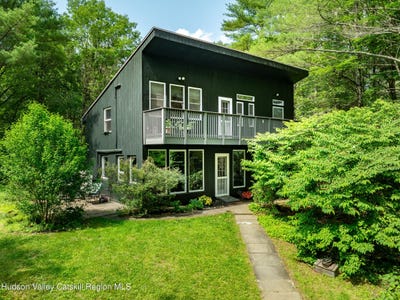 /international/us/159-pine-lane-saugerties-ny-110100508619/