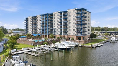 /international/us/4425-arendell-street-morehead-city-nc-110109546382/