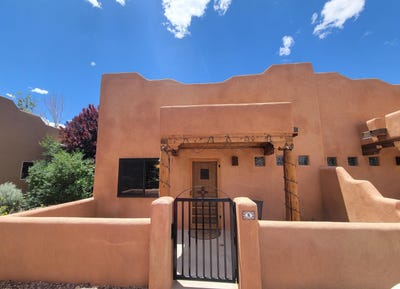/international/us/214-cavalry-rd-taos-nm-110108280669/