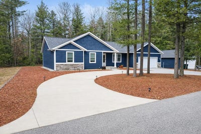/international/us/306-white-fawn-court-prudenville-mi-110106920884/