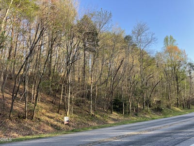 /international/us/1-valley-road-jonesville-nc-110106367232/
