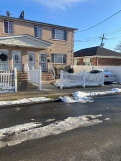 /international/us/137-15-220th-pl-laurelton-ny-110104405983/