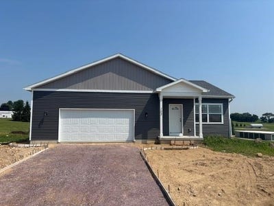 /international/us/105-langdon-court-cambria-wi-110099926697/