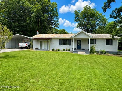 /international/us/211-walton-lane-monterey-tn-110109258368/