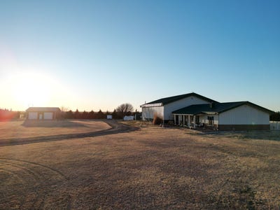 /international/us/4612-188th-st-russell-ks-110106280225/