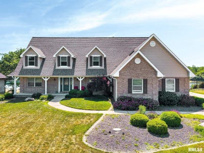 /international/us/2008-susan-hope-drive-pekin-il-110108586189/