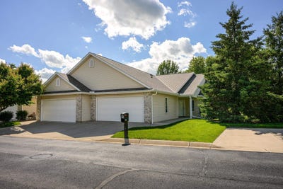 /international/us/669-springbrook-circle-deforest-wi-110109037748/