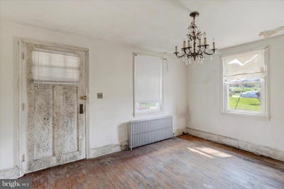 /international/us/15526-holly-grove-road-silver-spring-md-110101026899/