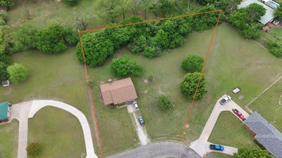 /international/us/415-meadowlark-trail-springtown-tx-110108259165/
