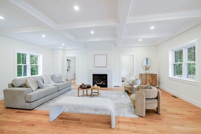 /international/us/583-fletcher-st-northbridge-ma-110108281693/