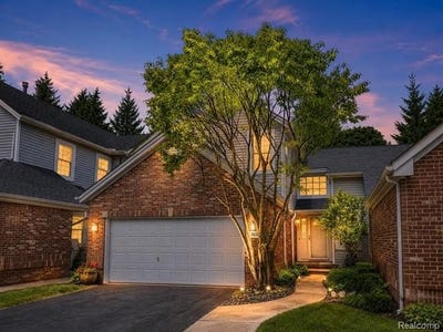 /international/us/1168-fairways-boulevard-troy-mi-110119584607/