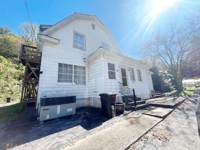 /international/us/362-new-camp-road-south-williamson-ky-110106932858/
