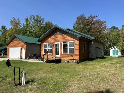 /international/us/10421-n-whitefish-point-rd-paradise-mi-110107257224/
