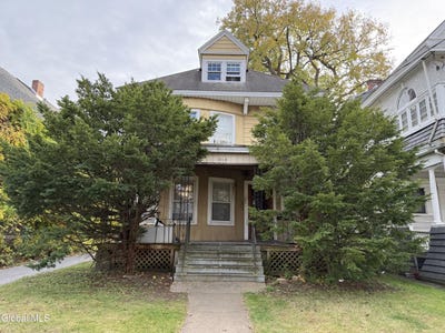 /international/us/1014-union-street-schenectady-ny-110103499826/