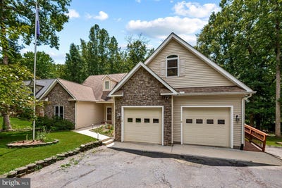 /international/us/108-monroe-street-locust-grove-va-110119609859/