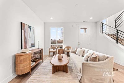 /international/us/381-e-lombard-ln-eagle-id-110106678600/