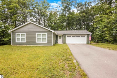 /international/us/2180-remington-drive-kingsley-mi-110101120192/