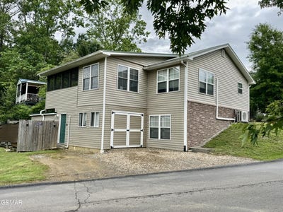 /international/us/401-mountain-thrush-drive-townsend-tn-110108356375/