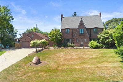 /international/us/124-w-37th-street-erie-pa-110120550782/